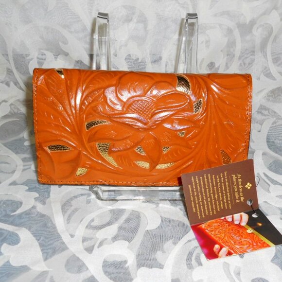 NWT Patricia Nash Cognac Leather Clutch Wallet Cutout Tooling - Picture 1 of 14